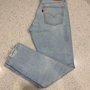 Levi's Light Wash Straight Jeans